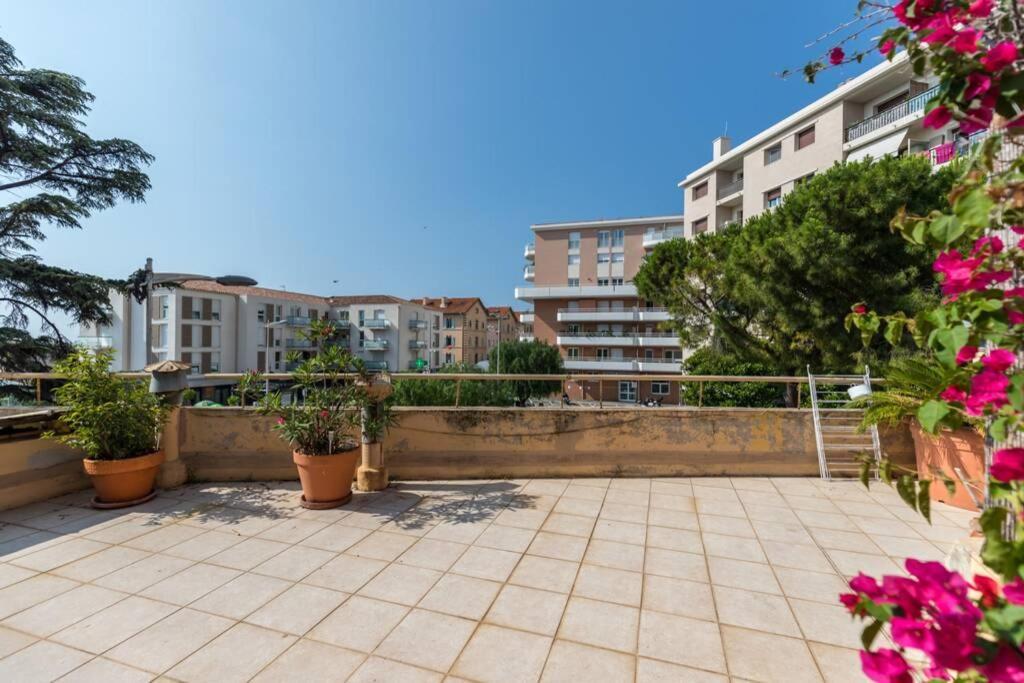 Appartement Grande Terrasse A Cote Monaco & Plage Saint-Antoine  Exterior photo